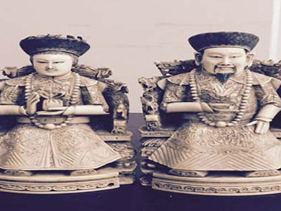Bắt giữ hai pho tượng bằng ngà voi tại sân bay Tân Sơn Nhất