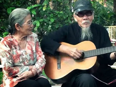 Mối tình bền chặt của vợ chồng Phan Nhân - Phi Điểu