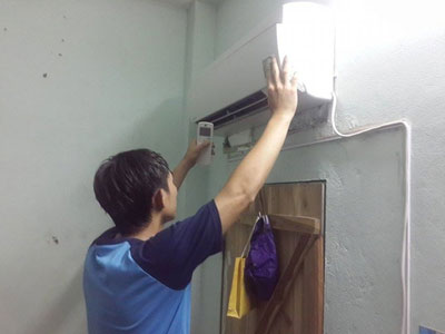 Nắng nóng, chủ nhà trọ Hà Nội cho khách thuê điều hòa