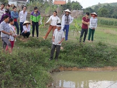 Phát hiện 3 xác chết dưới kênh