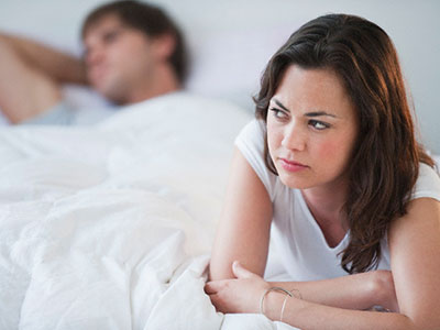 Chồng “ăn vụng”: Vợ “tắt lửa” phòng the