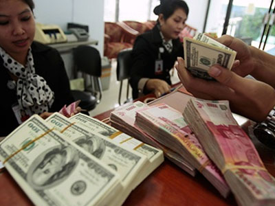Indonesia cấm dùng ngoại tệ