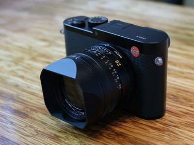 Mở hộp máy ảnh cao cấp Leica Q giá 100 triệu đồng
