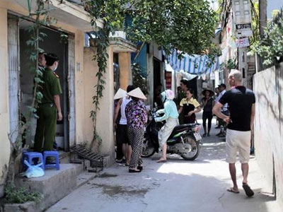 Hà Nội: Thi thể sinh viên phân hủy trong phòng trọ khóa trái