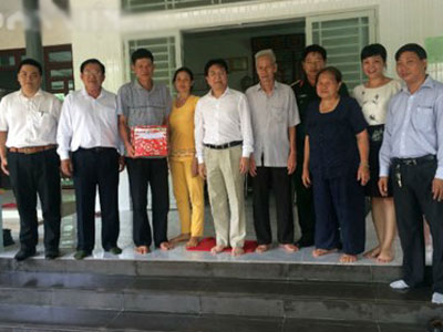 Gia đình Ánh Viên nhận vinh dự từ Chủ tịch nước