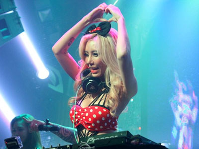 Nữ DJ hot nhất Malaysia nóng bỏng trên sàn diễn tại Hà Nội