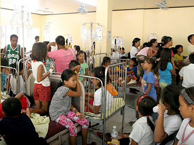 Ăn kẹo cao su, 100 học sinh tiểu học ngộ độc