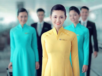 Tiếp viên Vietnam Airlines xinh đẹp trong bộ đồng phục mới