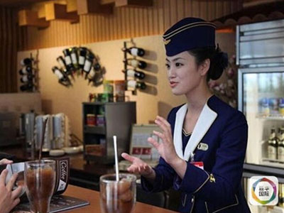 Dàn mỹ nữ Triều Tiên đẹp hút hồn tại sân bay Bình Nhưỡng