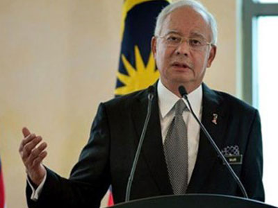 Tiền Malaysia mất giá nghiêm trọng vì bất ổn chính trị