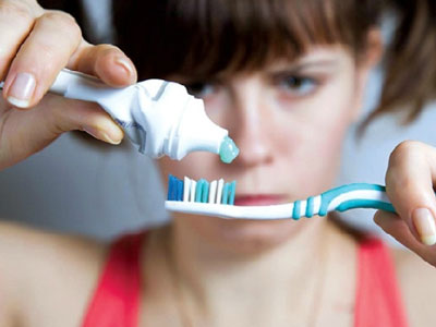 Buồn nôn khi đánh răng: Dấu hiệu nhiều bệnh nguy hiểm?