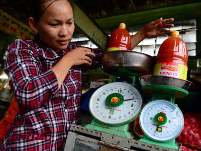 Điên đảo “độ” cân ăn gian, 1kg còn 6 lạng