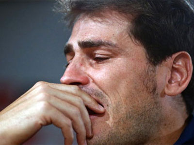 Iker Casillas và đoạn kết bi kịch của một tượng đài