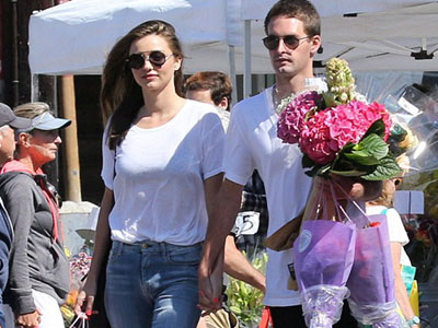 Miranda Kerr công khai hẹn hò tỷ phú trẻ nhất thế giới
