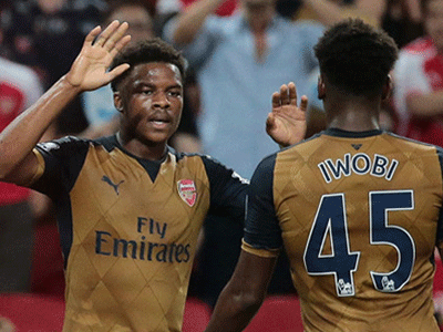 Arsenal thắng đậm Các Ngôi sao Singapore