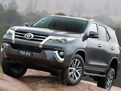 Toyota Fortuner 2016 giá từ 35.000 USD