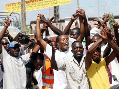 5.000 người Kenya khỏa thân sẽ chào đón ông Obama?