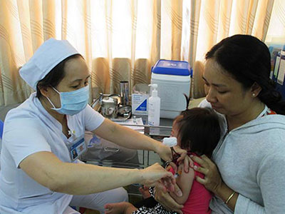 Bạch hầu: Chích ngừa đủ thì không lo!