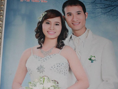 "Anh bảo đi đám cưới sao lại về bằng xe tang"