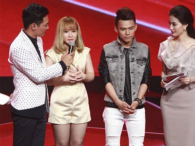Dân mạng dậy sóng vì HLV The Voice loại hết thí sinh được cứu