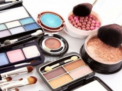 Khai tử 22.000 loại mỹ phẩm chứa chất gây ung thư