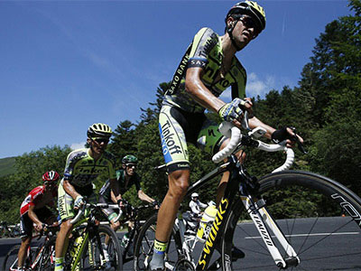 Tay đua bị loại vì "quá giang" ôtô ở Tour de France 2015