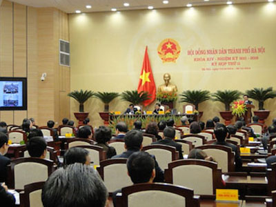Hàng loạt lãnh đạo quận, huyện Hà Nội xin nghỉ chờ về hưu