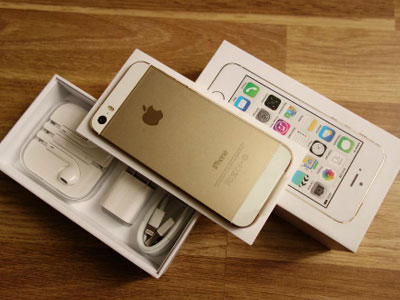 iPhone 5S giá giảm sâu, hàng mới khan hiếm