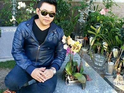 Quang Lê giải thích vụ ngồi trên mộ nhạc sĩ ở Mỹ