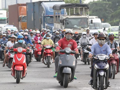 Bộ trưởng Thăng kiến nghị tạm dừng thu phí đường bộ từ năm 2016