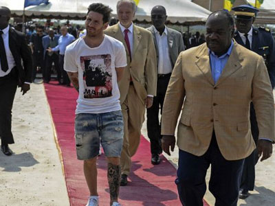 Messi bị chê "bẩn thỉu, bất lịch sự" khi tới Gabon