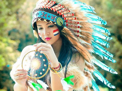“Nữ thổ dân xinh đẹp” nói thành thạo 3 ngôn ngữ
