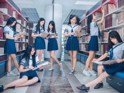 Ảnh tốt nghiệp của nhóm nữ sinh xinh đẹp "gây sốt"