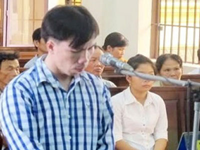 Người đàn bà không khóc khi chồng bị đề nghị án tử