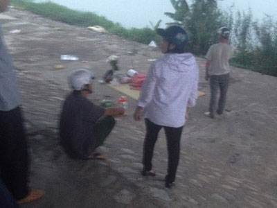 Các nam sinh đau đớn, tuyệt vọng khi chứng kiến bạn chết thảm