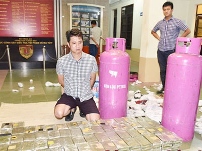 Chân dung kẻ cầm đầu đường dây vận chuyển 490 bánh heroin