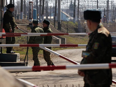 Lính Ukraina nã đạn qua biên, trúng ngực dân Nga