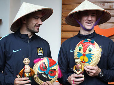 Man City sang Việt Nam: Phía sau những cặp vé ế