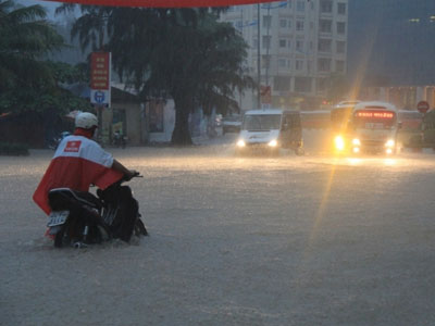Quảng Ninh chìm trong trận lụt lịch sử