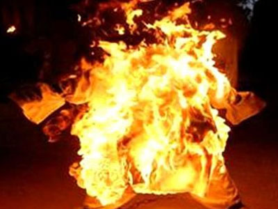 Tưới xăng tự thiêu vì bị người yêu cự tuyệt