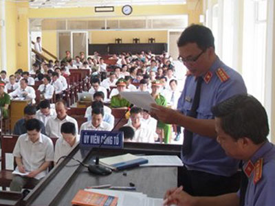 Xử “đại án tham nhũng Phương Nam”: Phó GĐ và kế toán trưởng bị đề nghị 15-17 năm tù