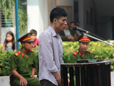 Đắng đót xử án con rể giết mẹ vợ bằng dao Thái Lan