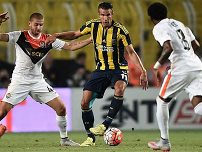 Lượt đi vòng sơ loại thứ 3 Champions League: Van Persie & Nani nhạt nhòa ở Fenerbahce