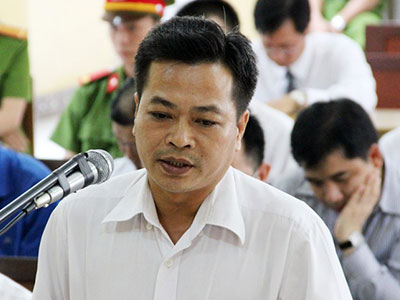 "Em sẽ nuôi hai con ăn học ra sao nếu anh phải vào tù"