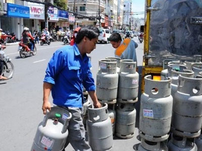 Giá gas tiếp tục giảm 8.000 đồng một bình
