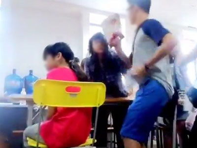 Cô giáo cung Bọ Cạp mắng học viên: Tức giận là phản giáo dục