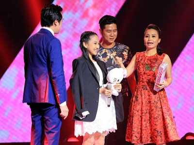 "Hot girl xứ Huế" 14 tuổi gây sốt tại The Voice Kids