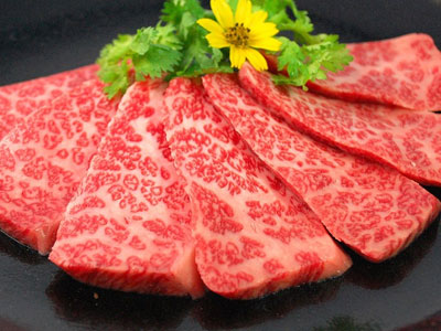 Sang chảnh nhà giàu Việt: Cuối tuần ăn bò Nhật 10 triệu/kg