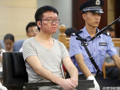 Trung Quốc: Thanh niên giả gái lừa 700 triệu đồng của đại gia