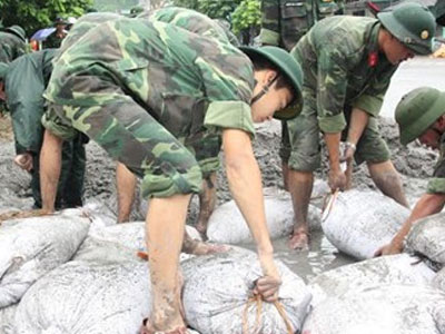 Ứng phó bão lũ: Thủ tướng yêu cầu không để dân đói